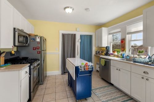 44 Barham Ave, Quincy MA 02171-2711 exterior