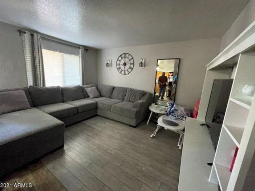 2725 Beck Ln, Phoenix AZ 85032-4255 exterior