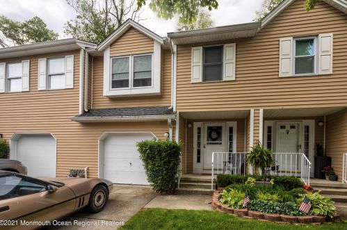 52 Essex Dr, Little Silver, NJ 07739-1234