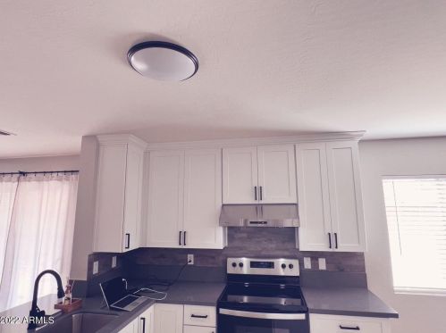 5825 31st Dr, Phoenix AZ  85041-4304 exterior