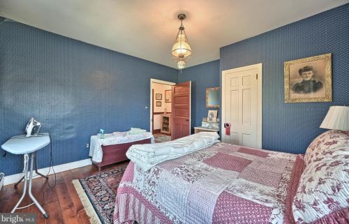 385 Springview Rd, Carlisle PA 17015-7411 exterior