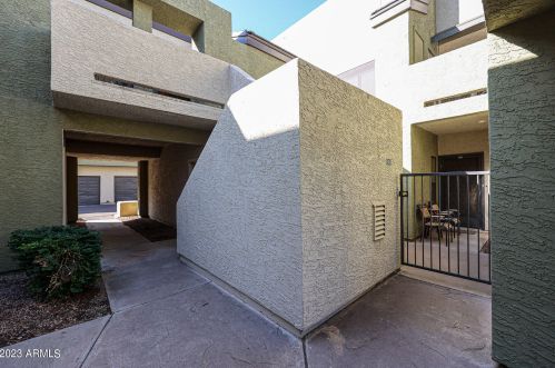 4201 20th St, Phoenix, AZ 85016-5483