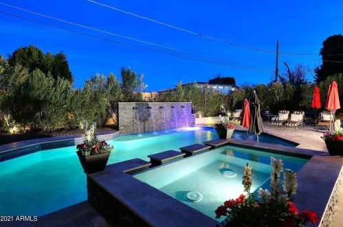 4535 39 St, Phoenix AZ 85008-3018 exterior