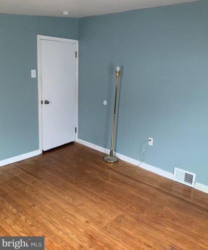 819 Maryland Ave, West Deptford NJ 08096-5330 exterior