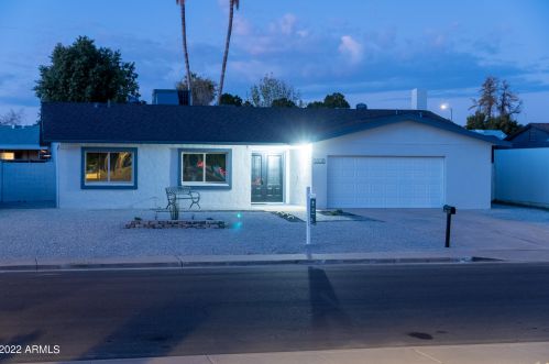 3808 Acoma Dr, Phoenix AZ 85032-4759 exterior