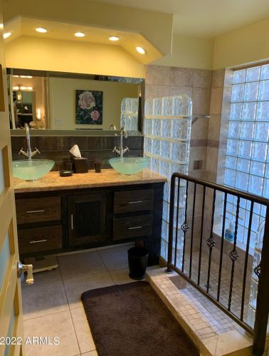 14052 Canterbury Dr, Phoenix AZ 85023-6211 exterior