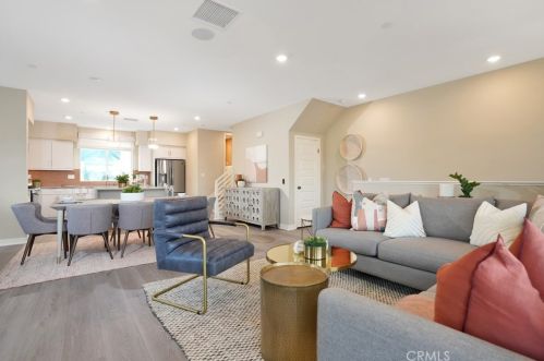 251 Magnolia Ave, Anaheim, CA 92801-4939