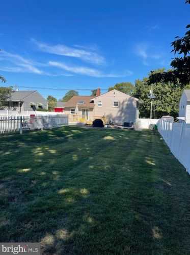 30 Budd Blvd, West Deptford NJ  08096-3332 exterior