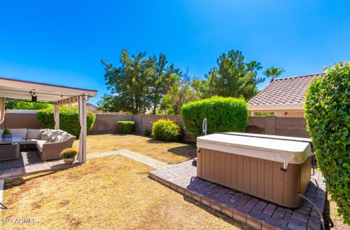 2029 Angela Dr, Phoenix AZ 85032-2351 exterior