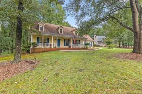 110 Pond Dr, Stockbridge GA 30281-5192 exterior