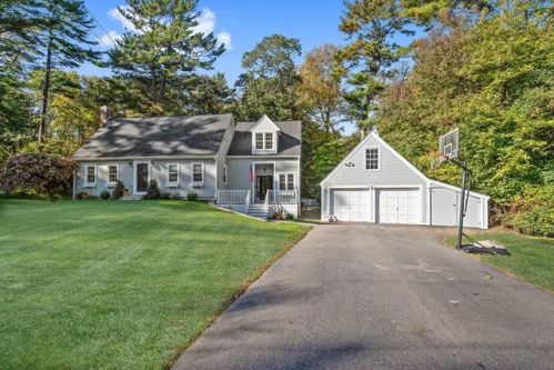 39 Tower Rd, Hingham MA  02043-3318 exterior