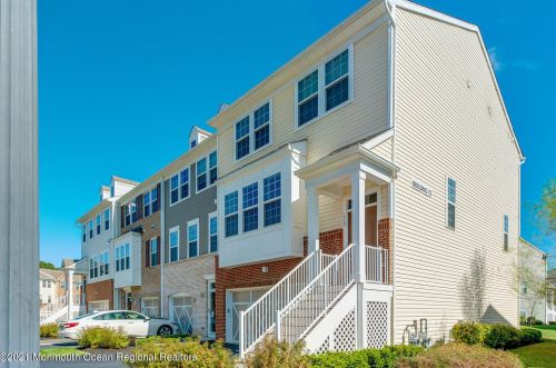 113 Waypoint Dr, Tinton Falls, NJ 07724-2185