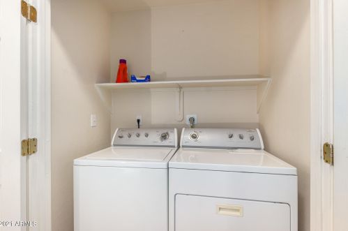 15221 14 Pl, Phoenix AZ 85014-5111 exterior