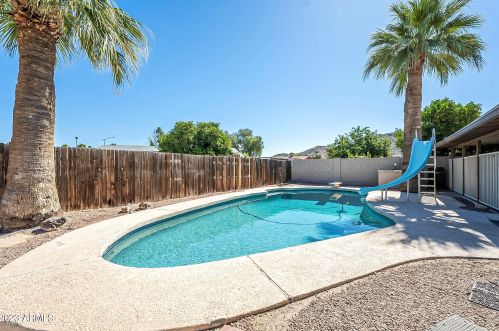 2324 Cactus Rd, Phoenix AZ 85032-7609 exterior