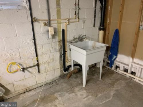 660 Washington Ave, West Deptford NJ 08096-3545 exterior