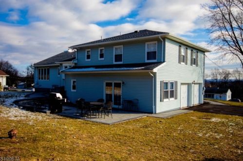 1 Mountain View Dr, Wantage NJ  07461-3032 exterior