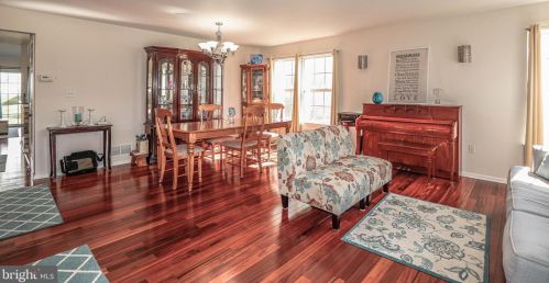 9 Canal Vw Dr, Trenton NJ 08648-1319 exterior