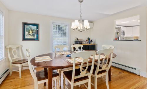 1359 Main St, Chatham MA 02633-2464 exterior