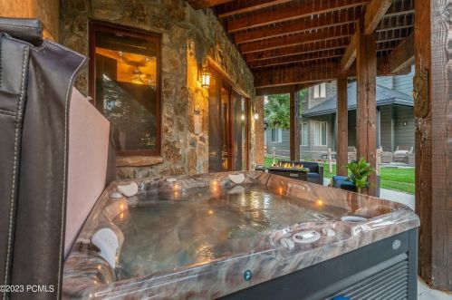 2702 Est Dr, Park City UT 84060-6878 exterior