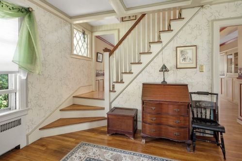 121 Warren Ave, Plymouth MA 02360-2427 exterior