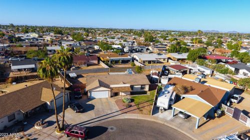 1821 68th Dr, Phoenix AZ 85033-8254 exterior