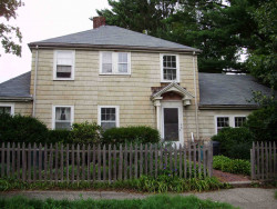 4 Crehore Dr, Newton, MA 02462-1109