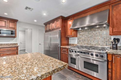 6849 2nd St, Phoenix AZ  85012-1005 exterior