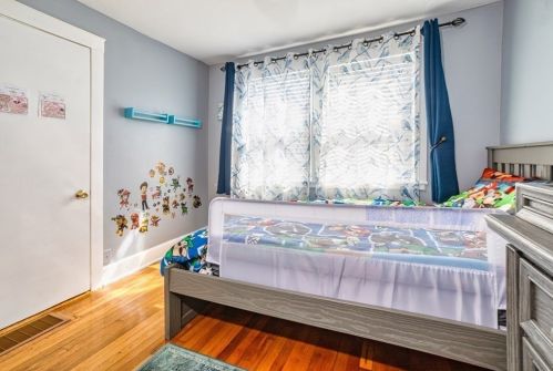 34 Lawn Ave, Quincy MA 02169-7336 exterior