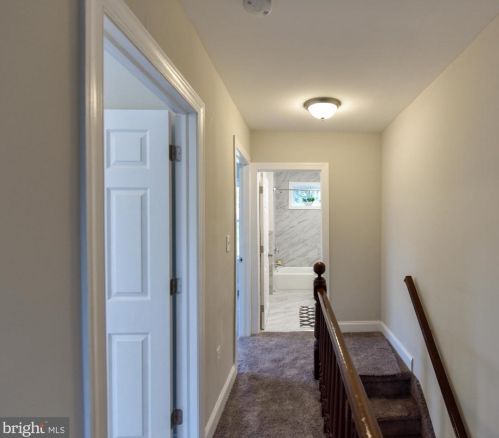 201 Maple Ave, West Deptford NJ  08093-1204 exterior