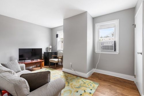 133 Bussey St, Dedham MA 02026-2239 exterior