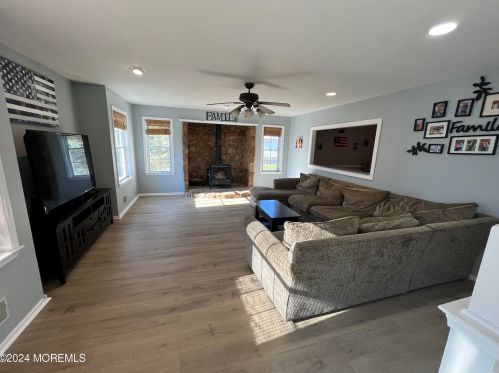 5 Bailey Ct, Jackson Twp NJ 08527-4459 exterior