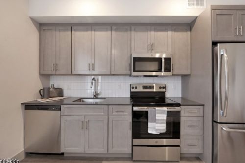 548 Franklin Ave, Belleville NJ  07109-1541 exterior