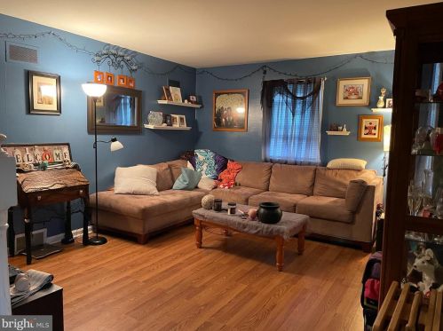 1109 Delsea Dr, West Deptford NJ 08093-2252 exterior