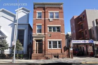 676 Leonard St, Brooklyn, NY 11222-2707