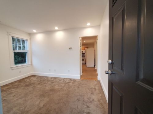 8 Ipswich St, Seekonk MA 02771 exterior