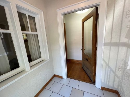 1234 Ridgeland Ave, Forest View, IL 60402-1141