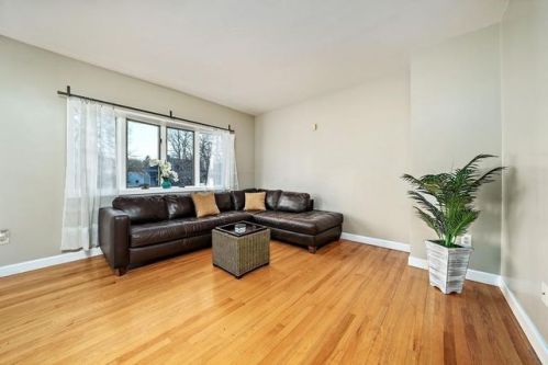 80 Victoria St, Milton, MA 02186-2643