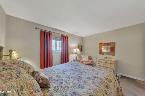 2542 42nd St, Phoenix AZ 85032-4729 exterior