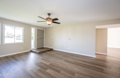 14814 37th Ave, Phoenix, AZ 85053-4621