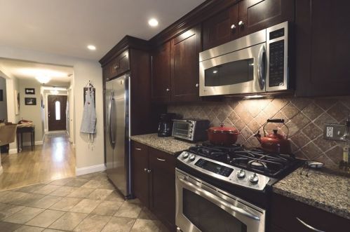 39 Villa Ave, Everett MA 02149-3820 exterior