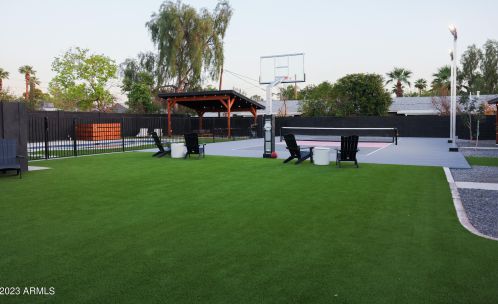 2635 Clarendon Ave, Phoenix AZ 85018-5958 exterior