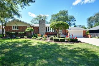 12100 Hillcrest Dr, Lemont, IL 60439-4150