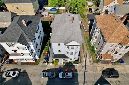 492 Summer St, New Bedford MA 02740-5626 exterior