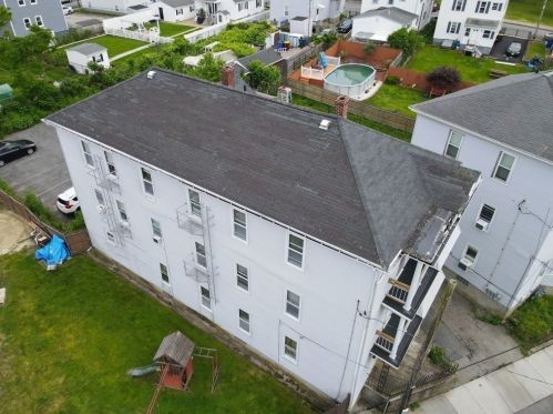 124 Bay St, Fall River MA 02721-1008 exterior