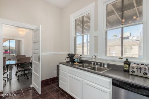 819 3rd Ave, Phoenix AZ 85023-6204 exterior