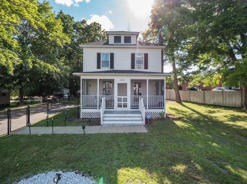 1174 Mammoth Rd, Dracut MA  01826-3147 exterior