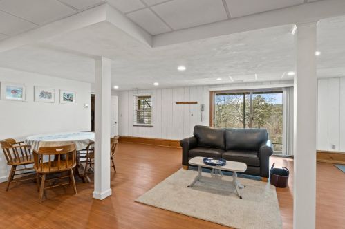 595 Riverview Dr, Chatham MA  02633-1117 exterior