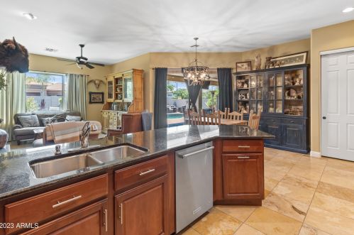 26205 56 Dr, Phoenix AZ 85031-1831 exterior