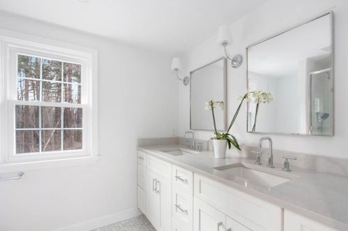 7 Queen Anne Ln, Hingham MA  02043-3904 exterior