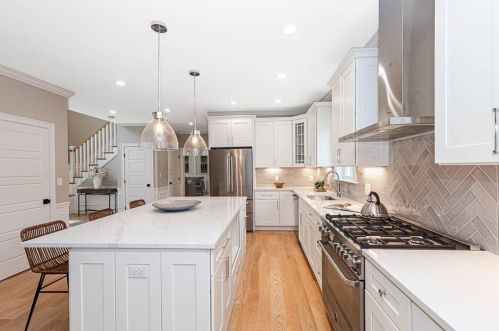 53 Lantern Ln, Arlington MA 02474-1806 exterior